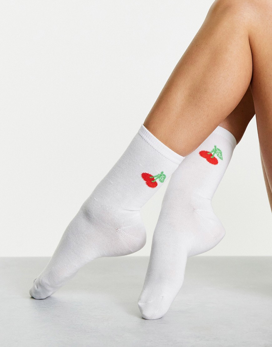 Gipsy embroidered cherry ankle socks in white