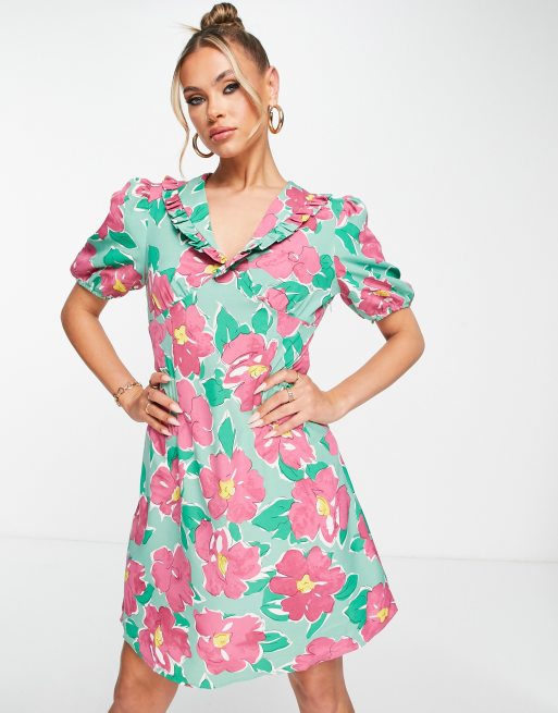 Girl In Mind – Minikleid in Grün mit rosa Blumenmuster