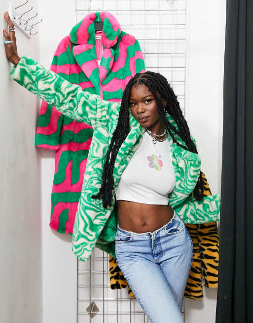 Girlfriend Material - Cappotto corto in pelliccia sintetica con stampa astratta verde smeraldo