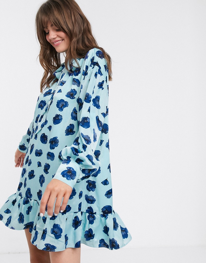 Glamorous - Aangerimpelde mini-jurk met strik aan de hals en peplum zoom met klaproosprint-Blauw