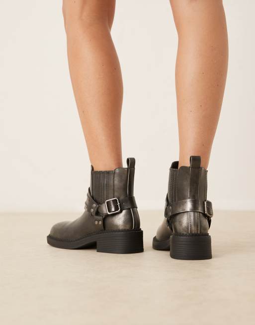 Glamorous – Ankle Boots in verwaschenem Schwarz mit niedrigem Schaft und Gurt-Detail, 2 von 4