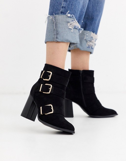 Glamorous ankle boots with buckle detail