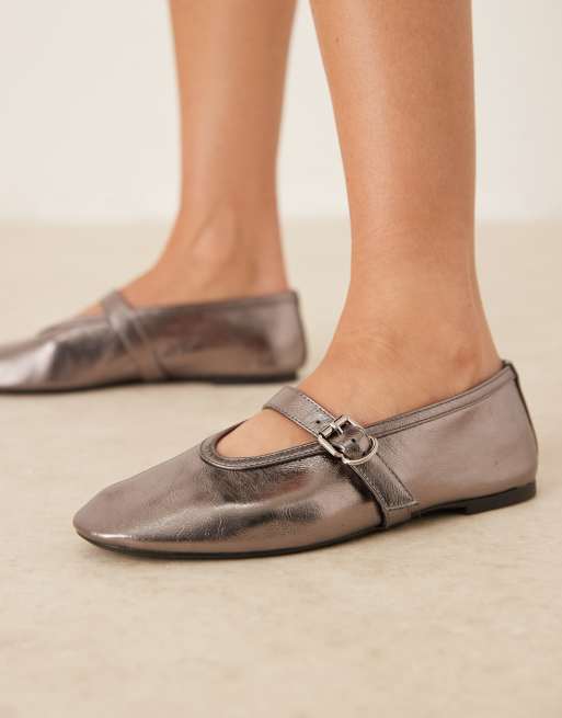 Glamorous - Ballerine color bronzo con cinturino e fibbia