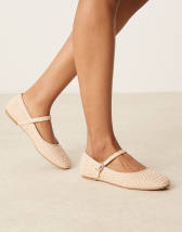 Ballerines Isola En Daim Cloutées - Taille UK 6 (Femme) - Beige - Occasion - Talon Plat