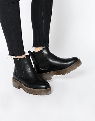 flatform chelsea boots