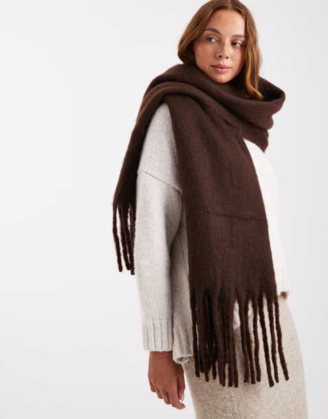 Glamorous blanket scarf in chocolate brown - view 1