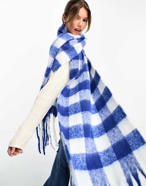 Blue and white blanket on sale scarf