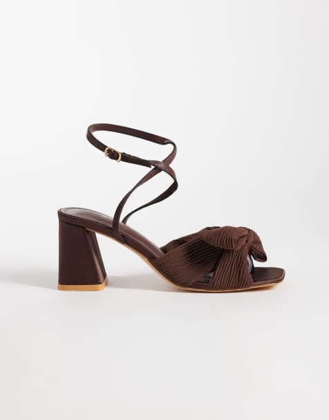 Glamorous block heeled sandals with bow in brown - view 1