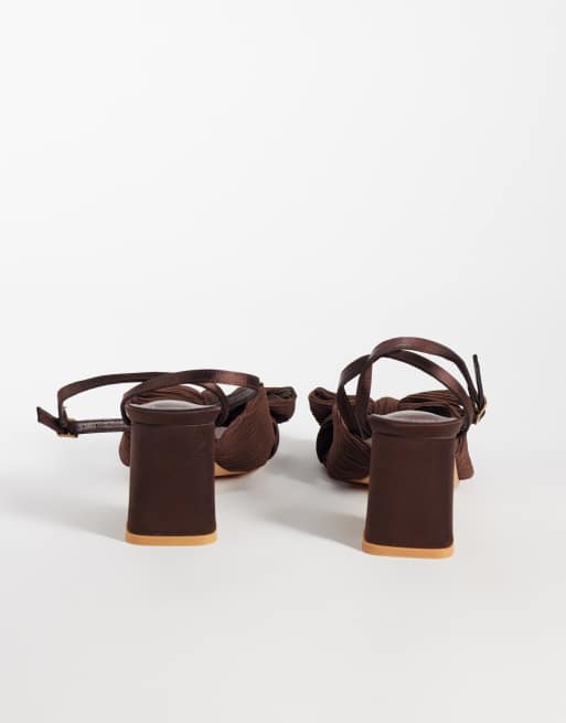 Glamorous block heeled sandals with bow in brown, 4 of 5