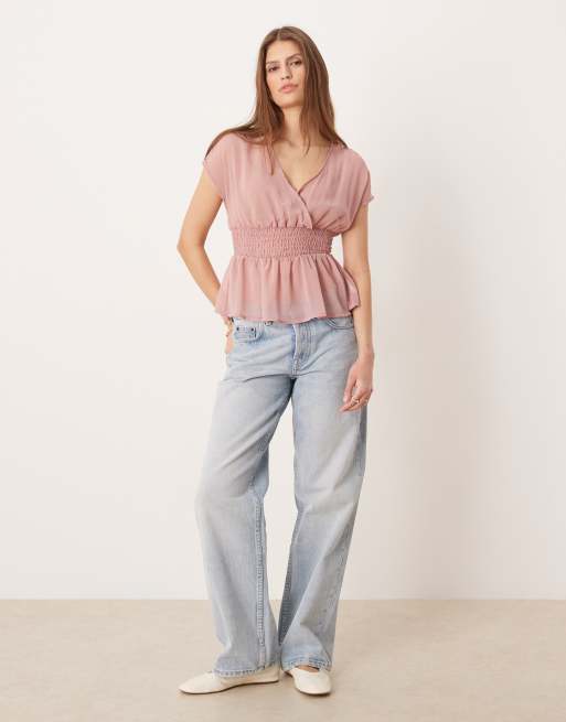 Glamorous – Bluse aus Chiffon in Zartrosa mit V-Ausschnitt und Flügelärmeln, 2 von 4