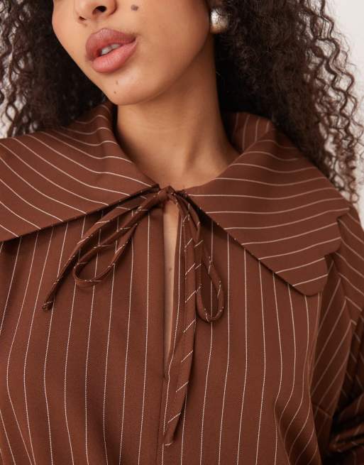 Glamorous – Bluse in gestreiftem Braun mit Puffärmeln und Schößchensaum, Kombiteil, 3 von 4