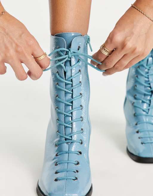 Glamorous Bottines vernies talon et lacets Bleu clair