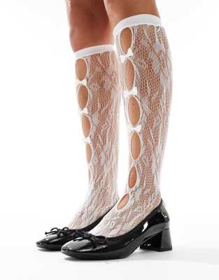 bow back lace socks in blue-White