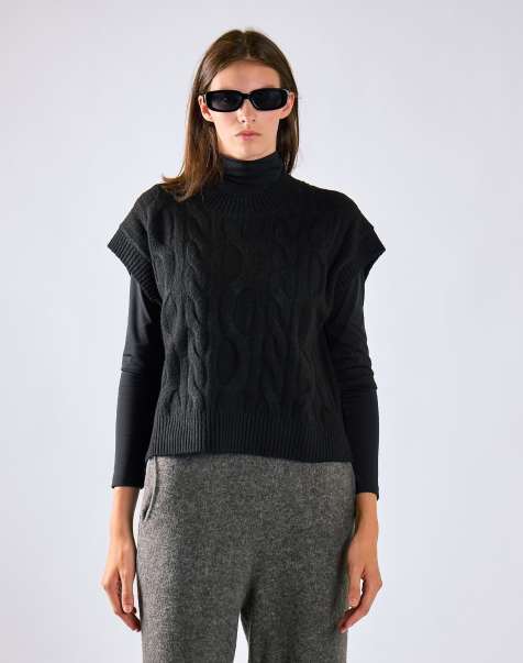 Glamorous Cable knit tank top in black - view 1