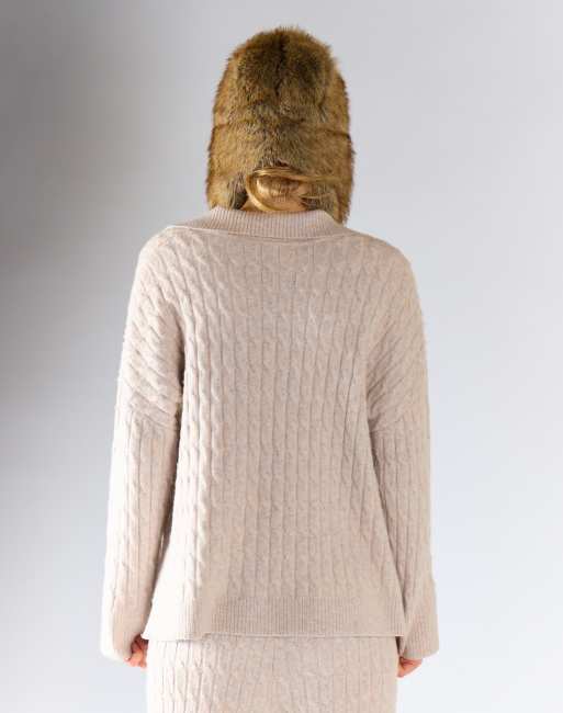 Glamorous Cable knit v-neck collared jumper in stone marl, 3 of 4