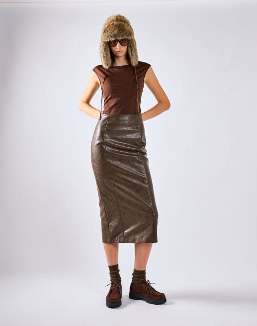 Glamorous Cap sleeve open back top in deep brown, 3 of 4