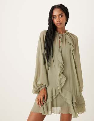 Glamorous - Chiffon-Minikleid im Boho-Stil in Salbeigrün mit Rüschen