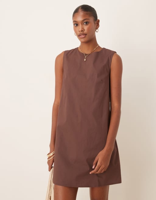Glamorous – Chokladbrun miniklänning med smockad design, 3 av 4