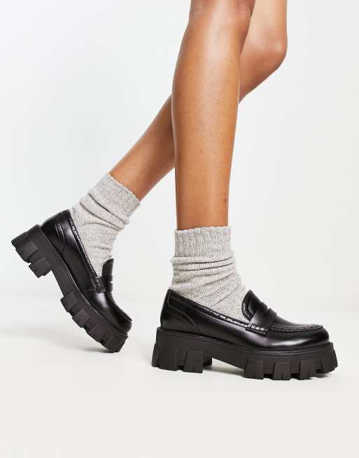 Glamorous chunky loafers in black patent, 4 of 4