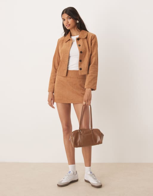Glamorous - Coordinato marrone a coste con gonna e giacca corta