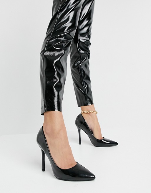 Glamorous court shoes in black patent