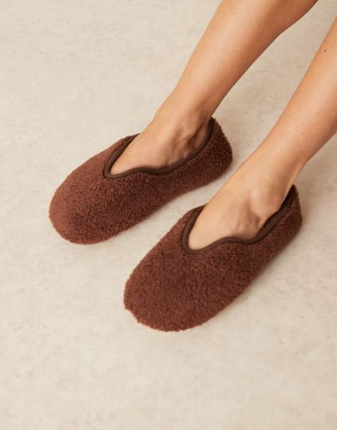 Glamorous cream fluffy slippers in mocha - view 1