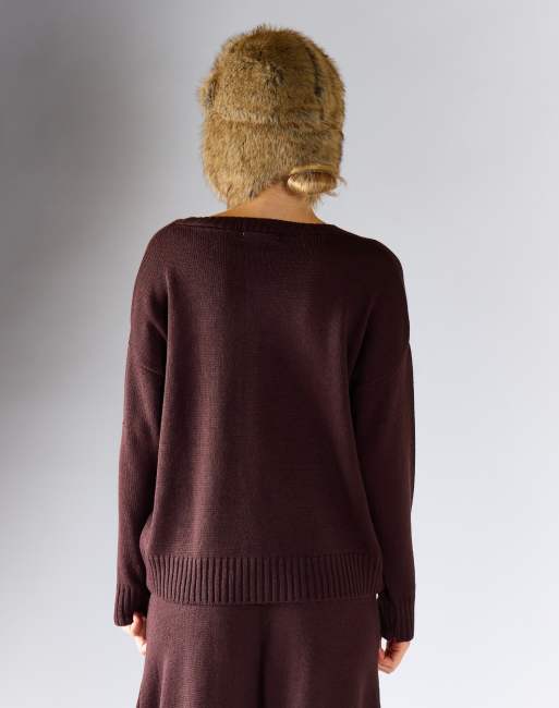 Glamorous Crew neck relaxed fit knitted jumper in walnut, 4 of 4