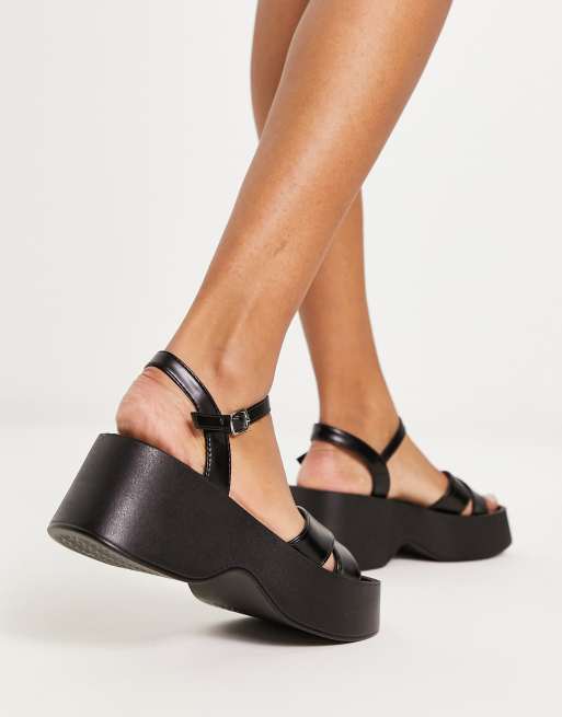 Glamorous cross strap platform sandals in black