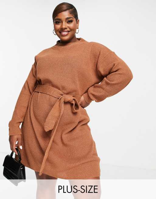 Glamorous Curve – Brązowa sukienka dzianinowa mini z długimi rękawami i wiązaniem w talii