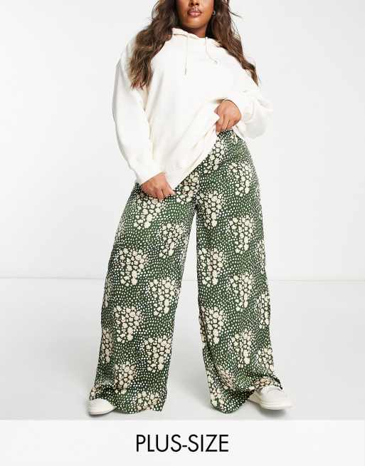 Glamorous Curve - Broek met wijde pijpen en hoge taille in groene luipaardprint