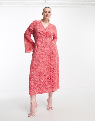 Glamorous Curve – Czerwona kopertowa sukienka midi w drobny wzór z rozszerzanymi rękawami