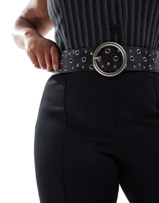 eyelet chunky belt in black