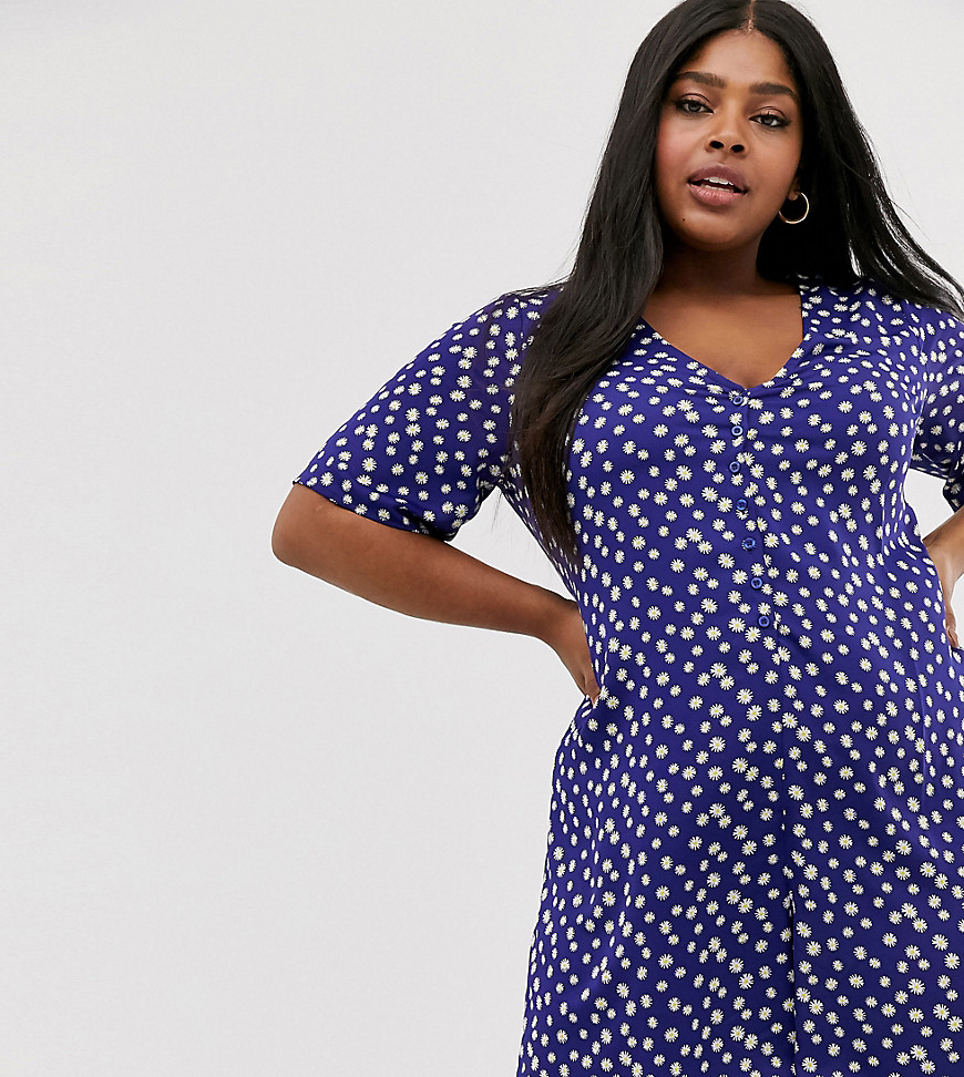 Glamorous Curve relaxed button through swing playsuit in daisy print-Navy