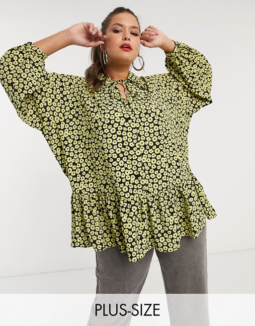 Glamorous Curve smock top with collar and peplum hem in daisy floral