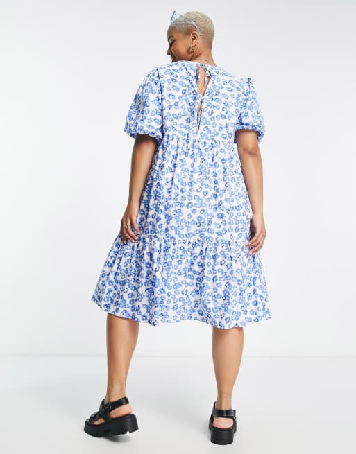 Glamorous Curve tiered midi smock dress in blue floral, 2 of 4