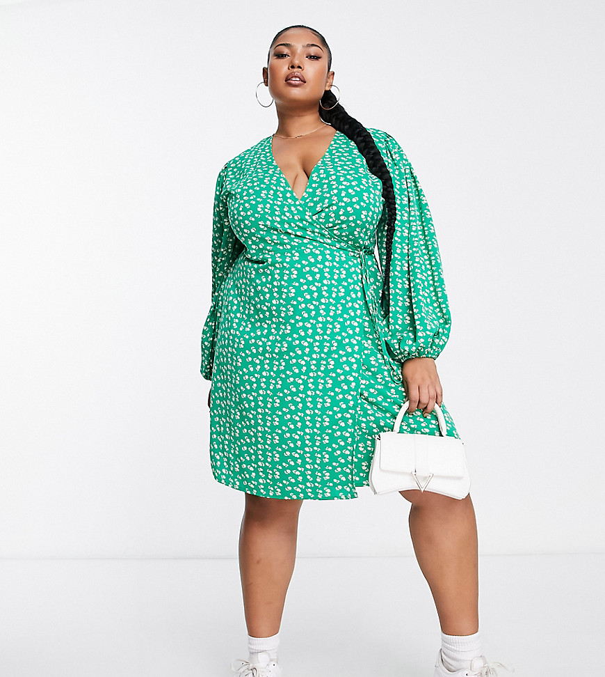 Glamorous Curve Short Sleeve Shift Dress In Green Ditsy