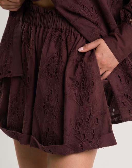 Glamorous Cutwork shorts in deep burgundy, 3 of 4