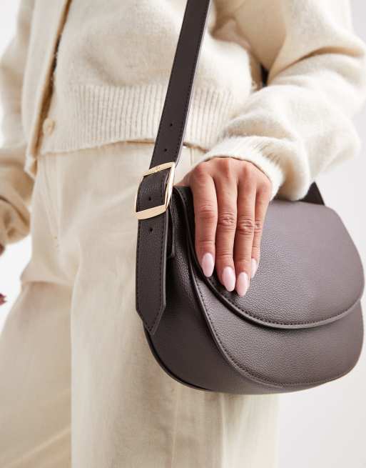 Glamorous – Czekoladowobrązowa torebka crossbody typu saddle, 2 z 4