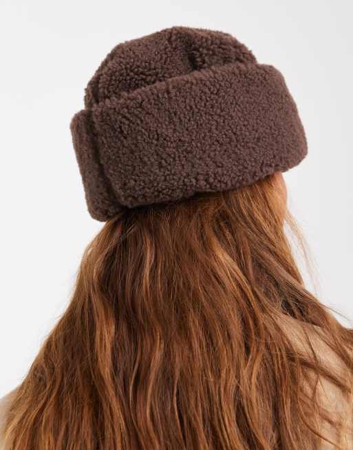 Glamorous – Czekoladowobrązowa wywinięta czapka beanie z kożuszka, 2 z 3