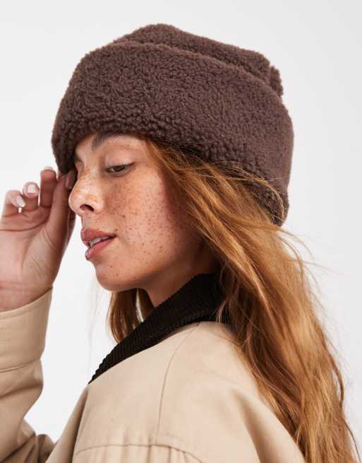 Glamorous – Czekoladowobrązowa wywinięta czapka beanie z kożuszka, 3 z 3