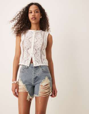 Glamorous denim shorts in heavy vintage wash - view 1