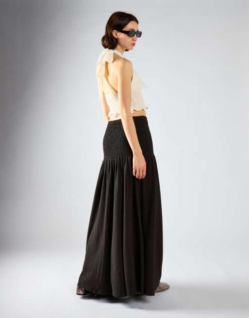 Glamorous Drop waist maxi skirt in black crinkle, 2 of 4