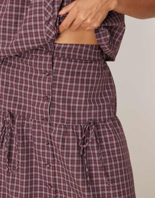 Glamorous drop waist maxi skirt in burgundy black white check co-ord, 2 of 4