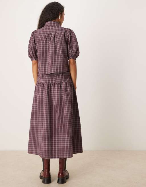 Glamorous drop waist maxi skirt in burgundy black white check co-ord, 3 of 4