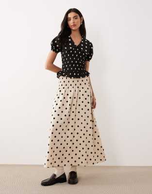 - cream based polka dots 12190₽