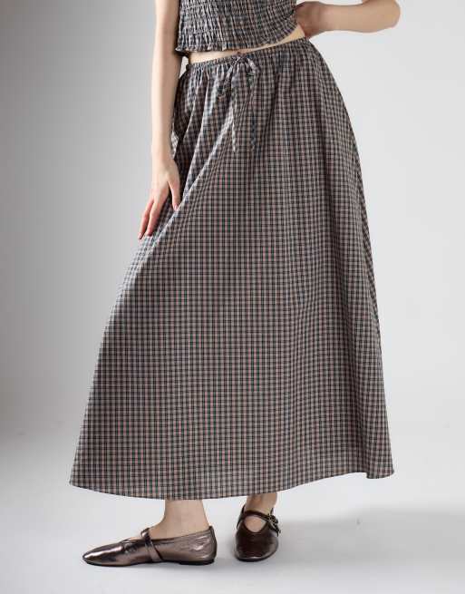 Glamorous Elastic waist a-line maxi skirt in taupe blue check, 2 of 4