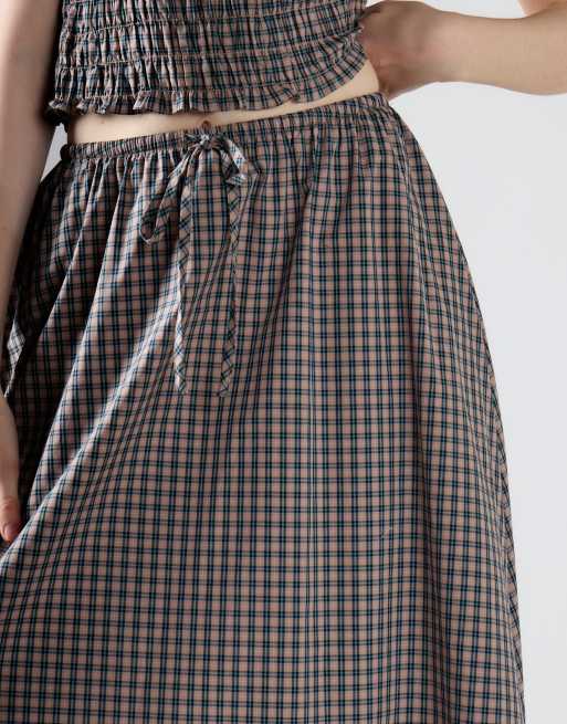 Glamorous Elastic waist a-line maxi skirt in taupe blue check, 4 of 4