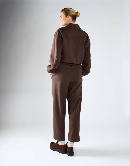 Glamorous Elastic waist straight leg trousers in dark brown, 2 of 4