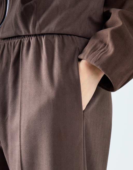 Glamorous Elastic waist straight leg trousers in dark brown, 4 of 4