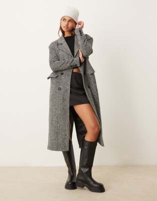 Thumbnail - Glamorous - Eleganter Oversize-Mantel mit Winkelstreifenmuster in Schwarz-Weiß